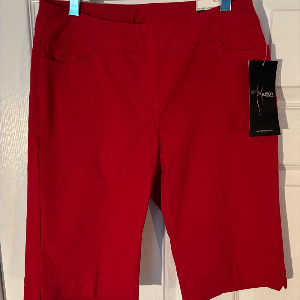 Stylish Red Women's Bermuda Shorts